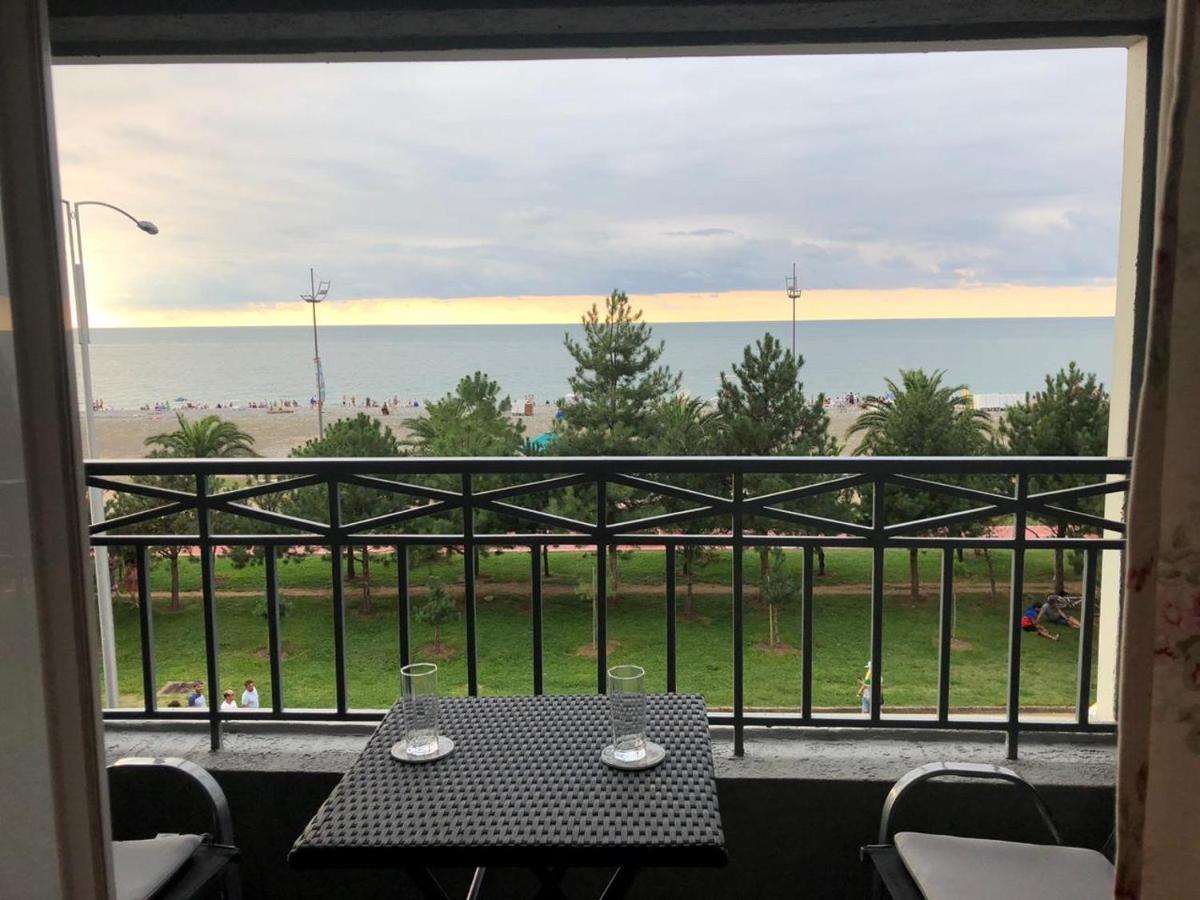 Amazing Magnolia Apartment Batumi Exterior foto