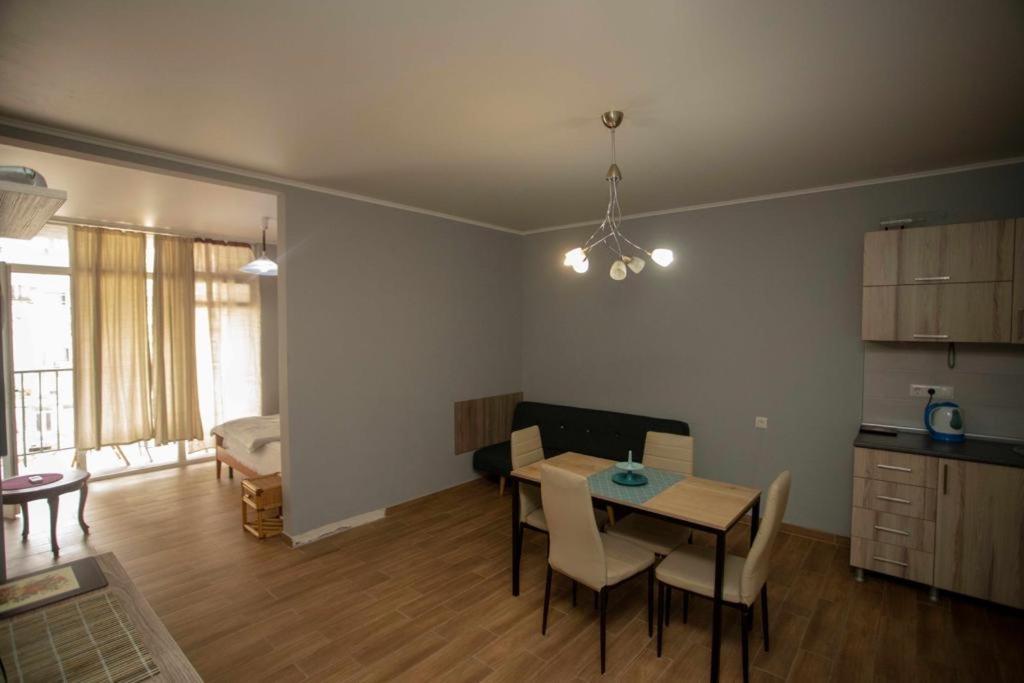 Amazing Magnolia Apartment Batumi Exterior foto